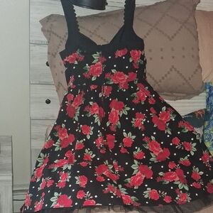 Hot Topic Black and Red Floral Maxi Dress